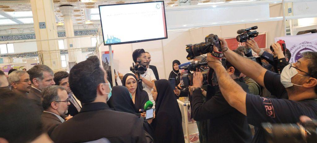 بازدید وزیر جهاد کشاورزی در نخستین روز برگزاری نمایشگاه ملی گیاهان دارویی، فرآوردههای طبیعی و طب سنتی ایران از غرفه فستکوک