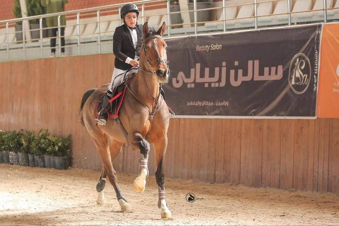 در سومین روز از مسابقات پرش با اسب جام محک، محمدطاها پایدار، شاگرد جناب آقای صف‌شکن از باشگاه سوارکاری آرش یکی از مشتریان فست‌کوک موفق به کسب مقاوم دوم رده نونهالان شد.