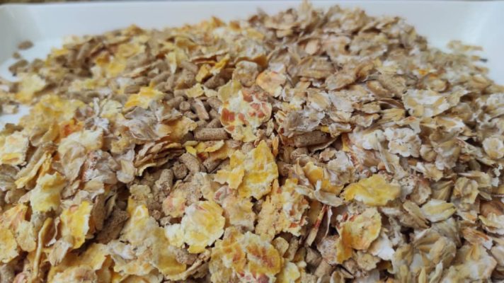 خوراک کنسانتره میکرونیزه آجیلی اسب فست‌کوک